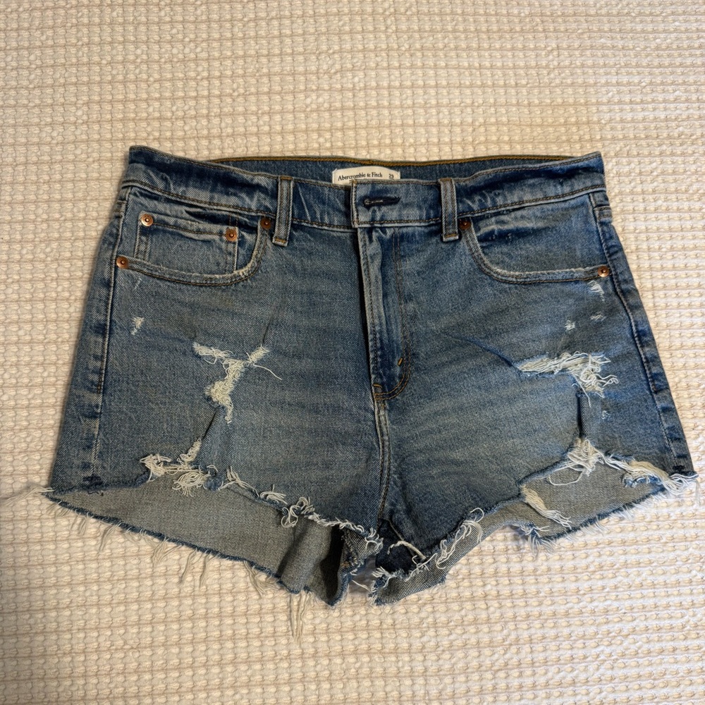 Abercrombie & Fitch midrise mom short size 8